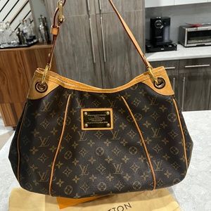 AUTHENTIC Louis Vuitton Galliera Monogram Handbag PM